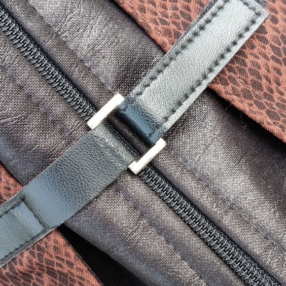 FAROUCHE (CANADA)1980s Vintage (1) PC Repilian Print Fabric W/Faux Leather Trim - Picture 15 of 17